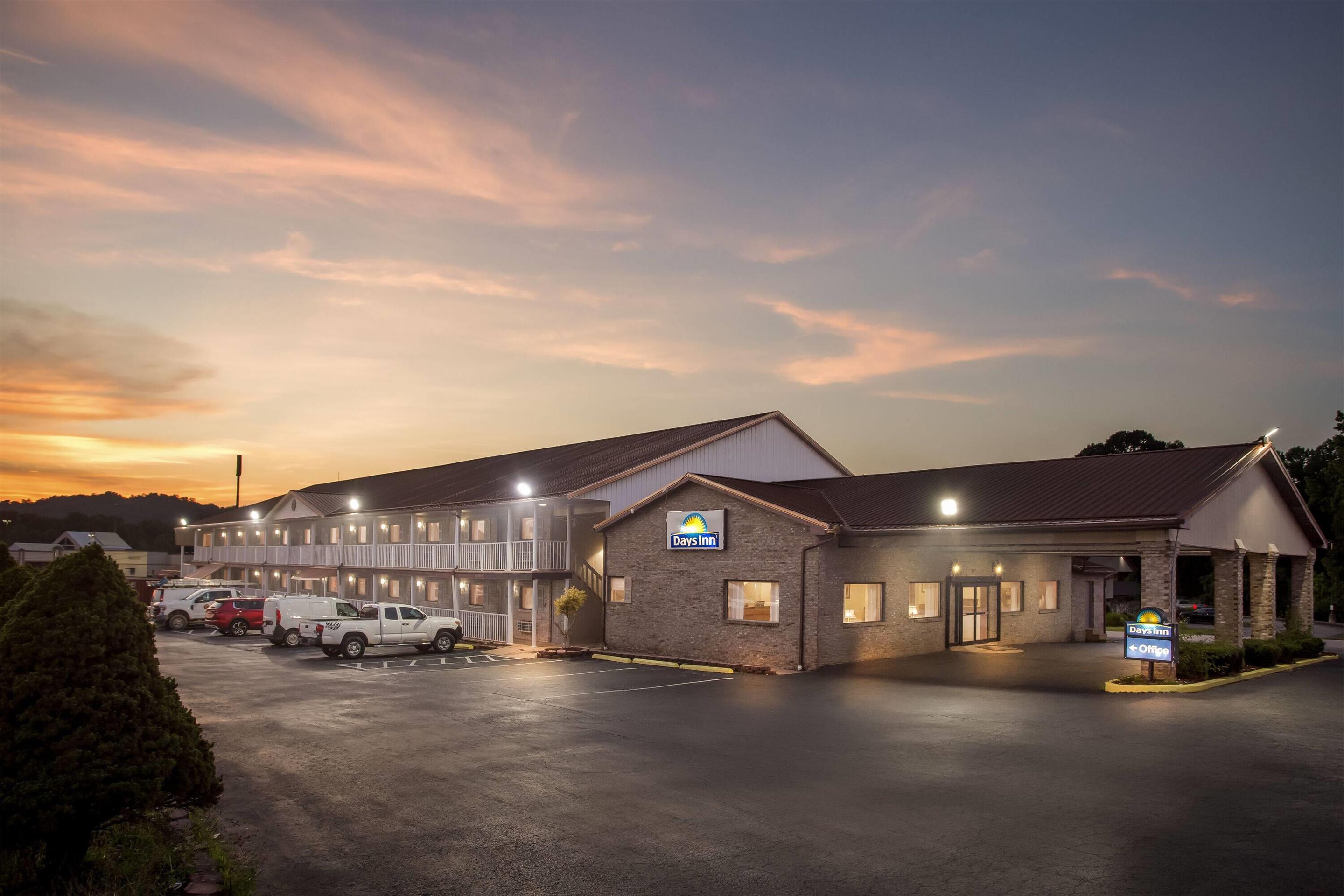 Exterior | Days Inn by Wyndham Huntington