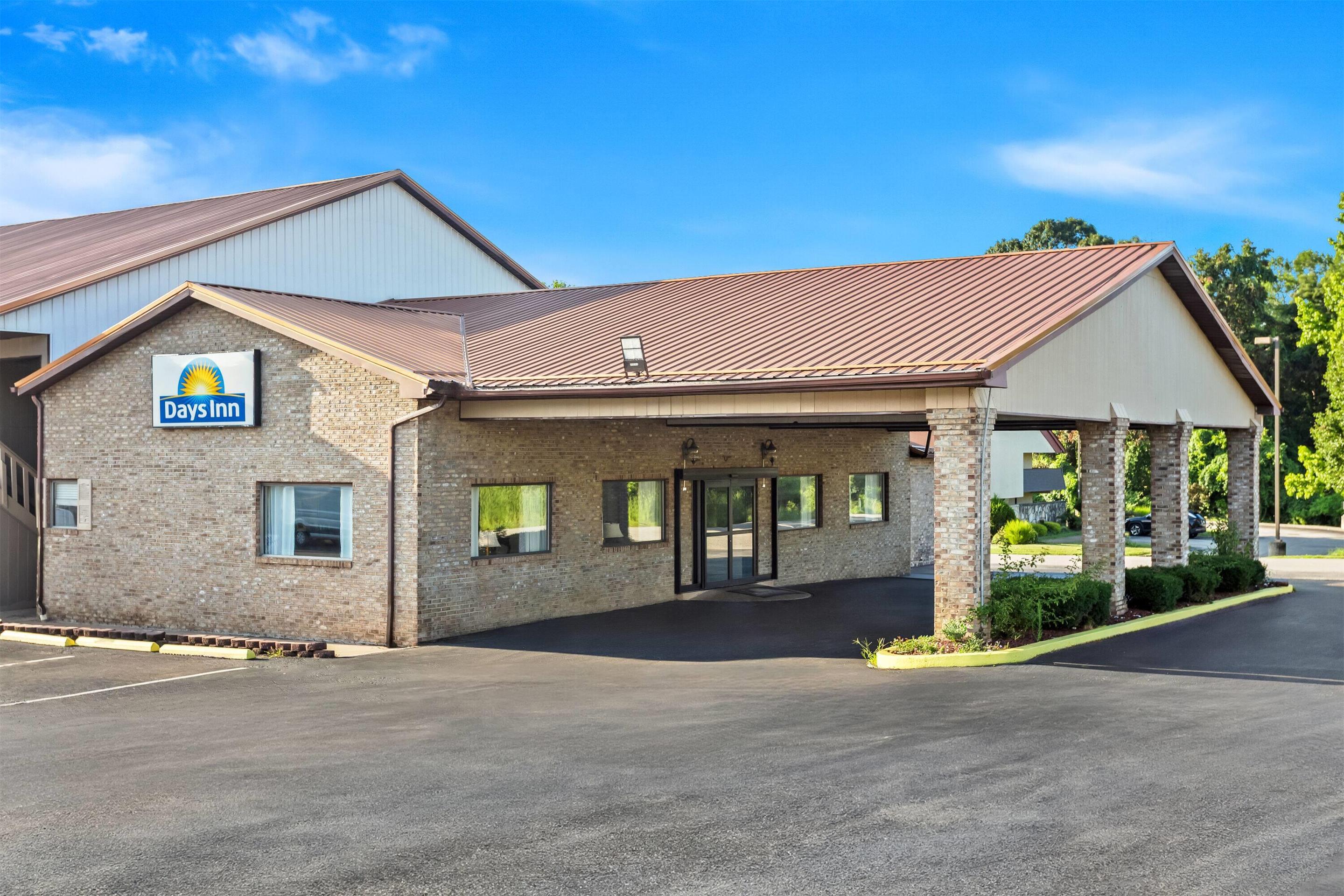 Exterior | Days Inn by Wyndham Huntington