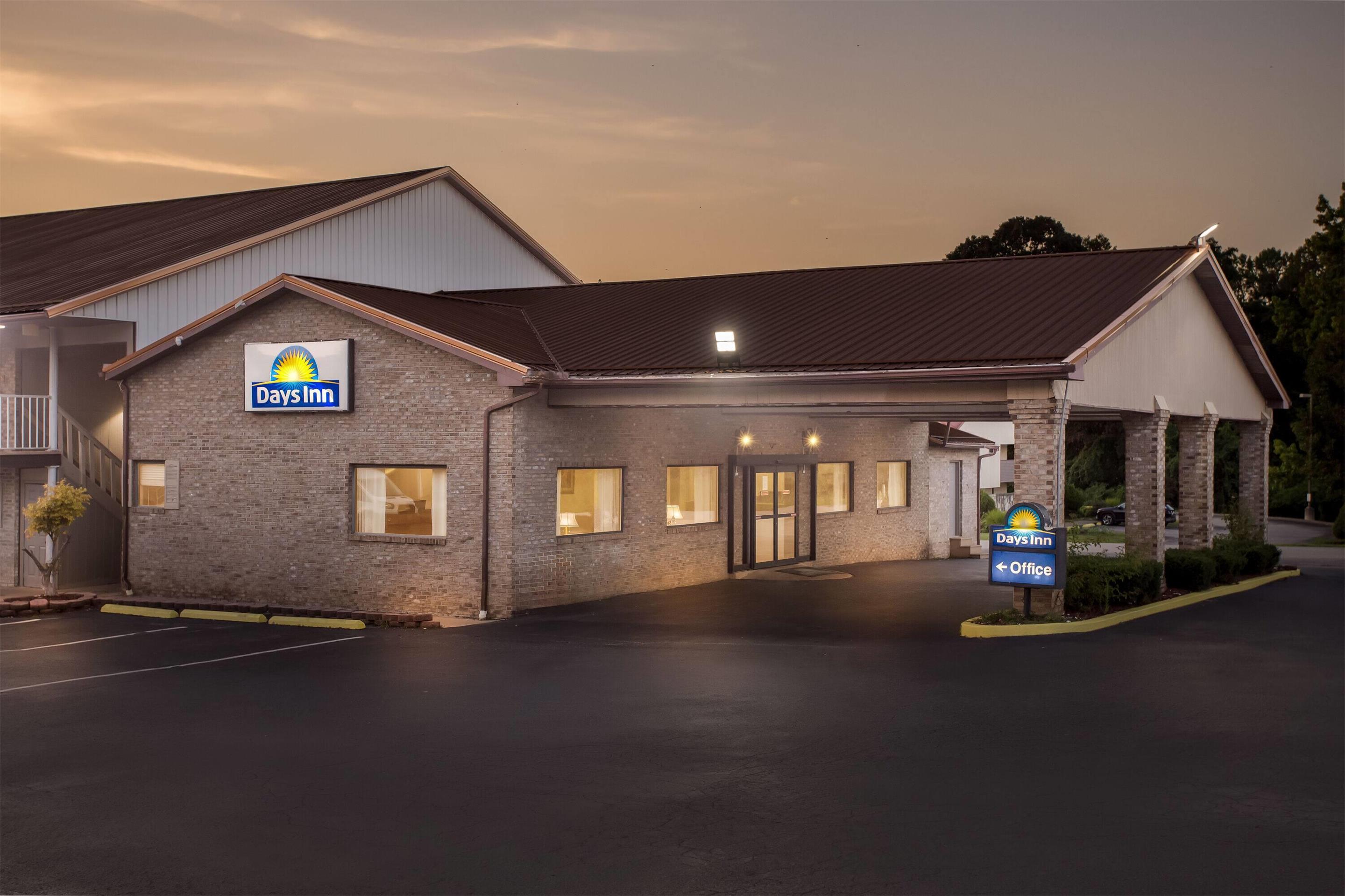 Exterior | Days Inn by Wyndham Huntington