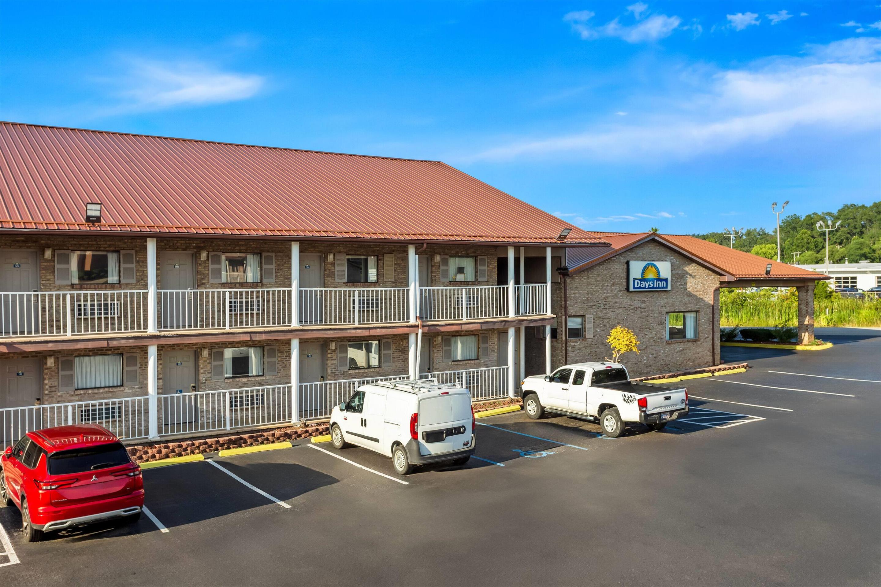 Exterior | Days Inn by Wyndham Huntington