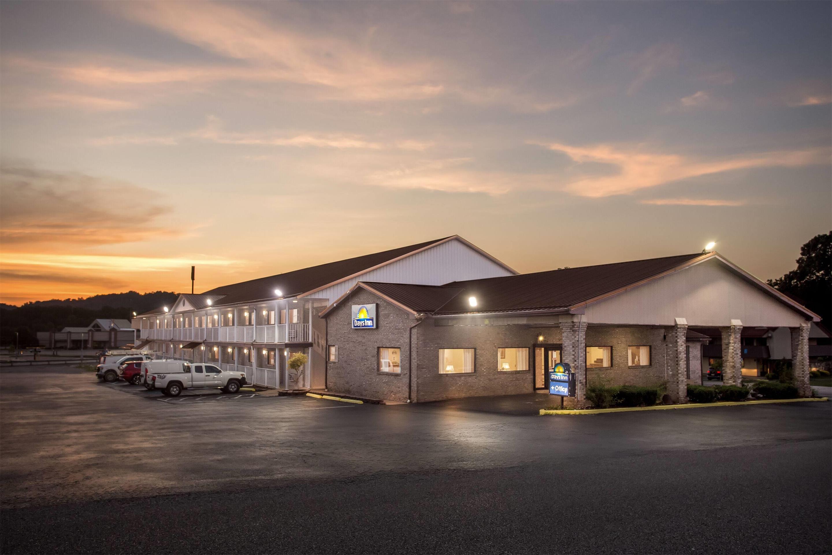 Exterior | Days Inn by Wyndham Huntington
