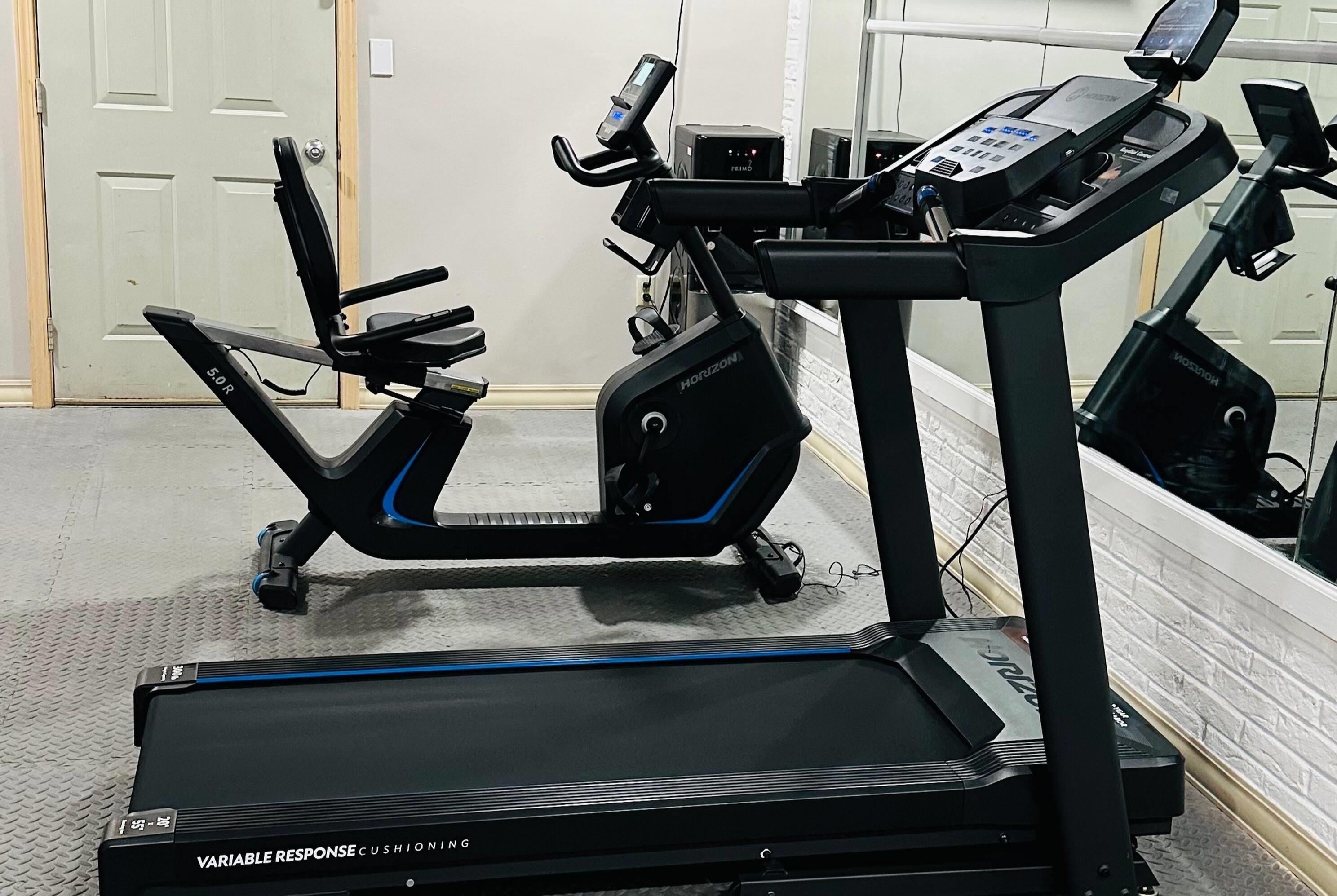 Health club fitness center gym | Days Inn by Wyndham Huntington