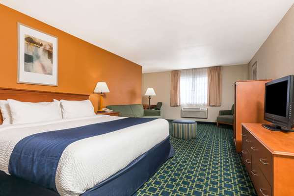  - Baymont Inn & Suites Santa Fe