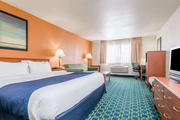  - Baymont Inn & Suites Santa Fe