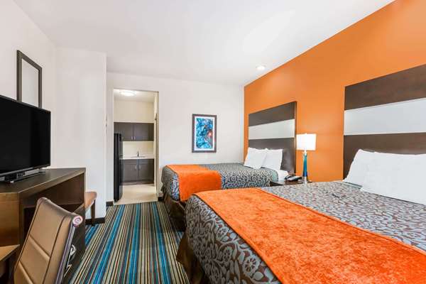  - Days Inn & Suites Katy - I-10, Exit 746