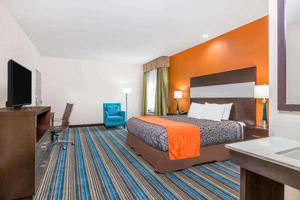  - Days Inn & Suites Katy - I-10, Exit 746