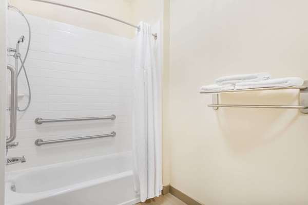  - Days Inn & Suites Katy - I-10, Exit 746