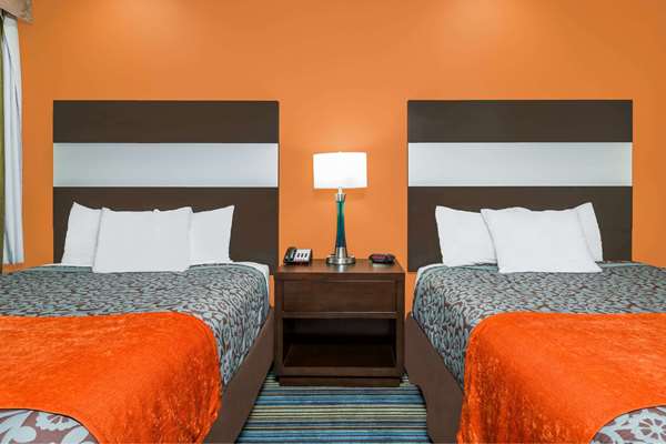  - Days Inn & Suites Katy - I-10, Exit 746