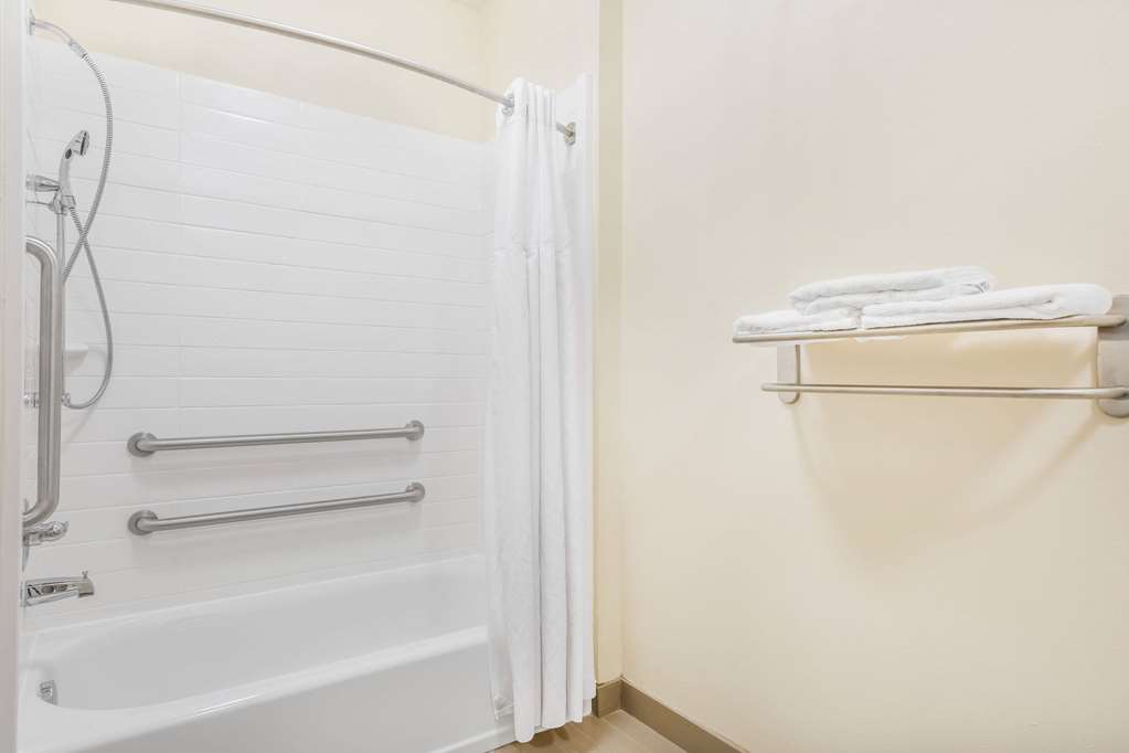 DAYS INN & SUITES BY WYNDHAM KATY-guestroom-Guest Room,Bathroom,Accessibility,On-Site.jpg