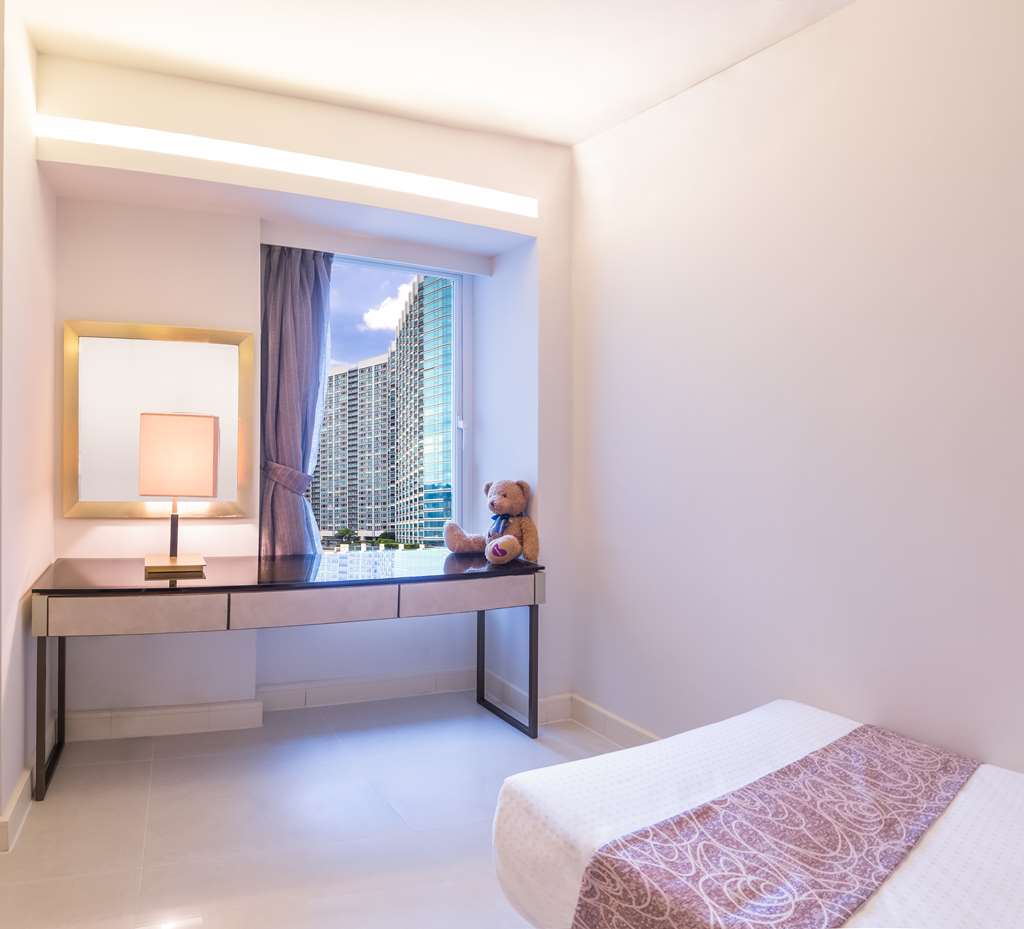 Kowloon Harbourfront Hotel-guestroom-Guest Room,Suite,On-Site.jpg