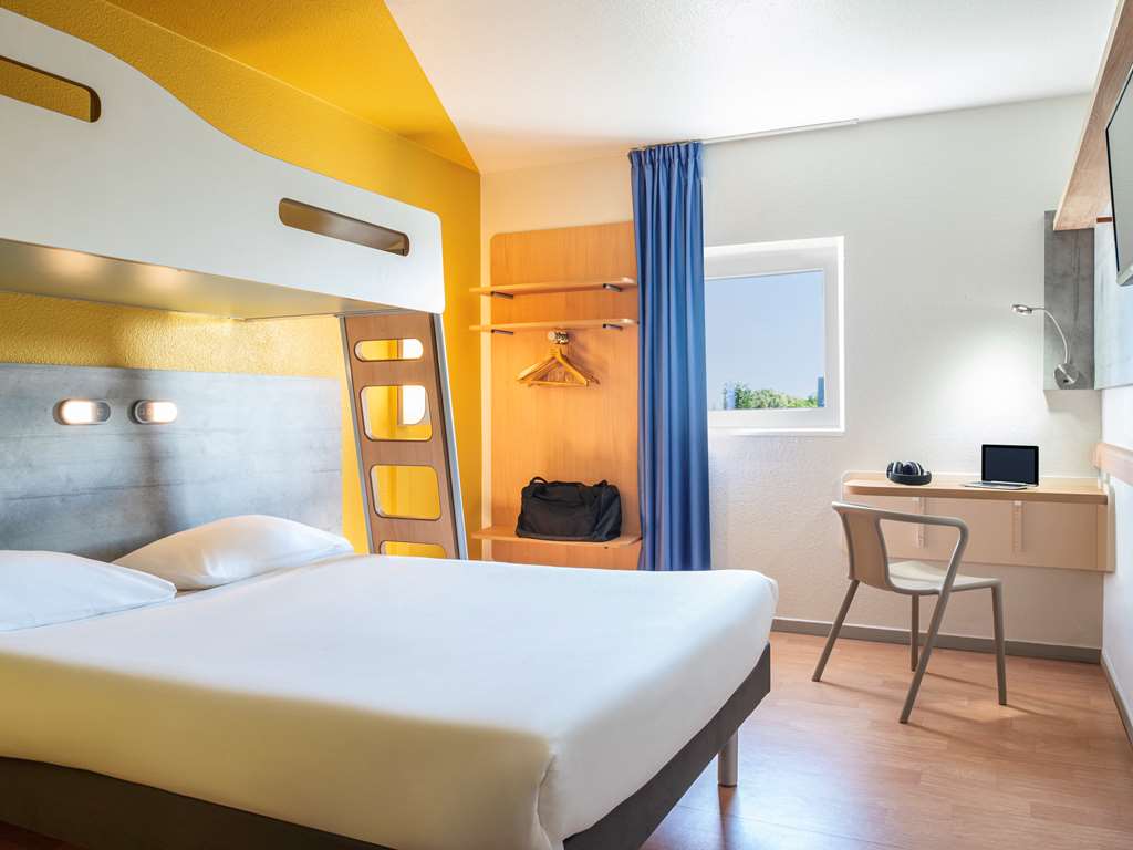 ibis budget Grigny Centre - Tap to explore photos