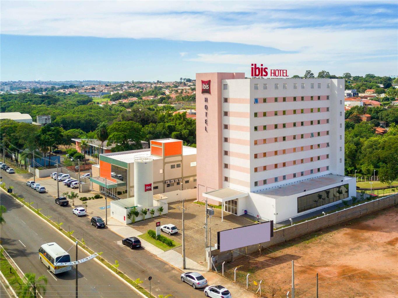 Ibis Catanduva Hotel