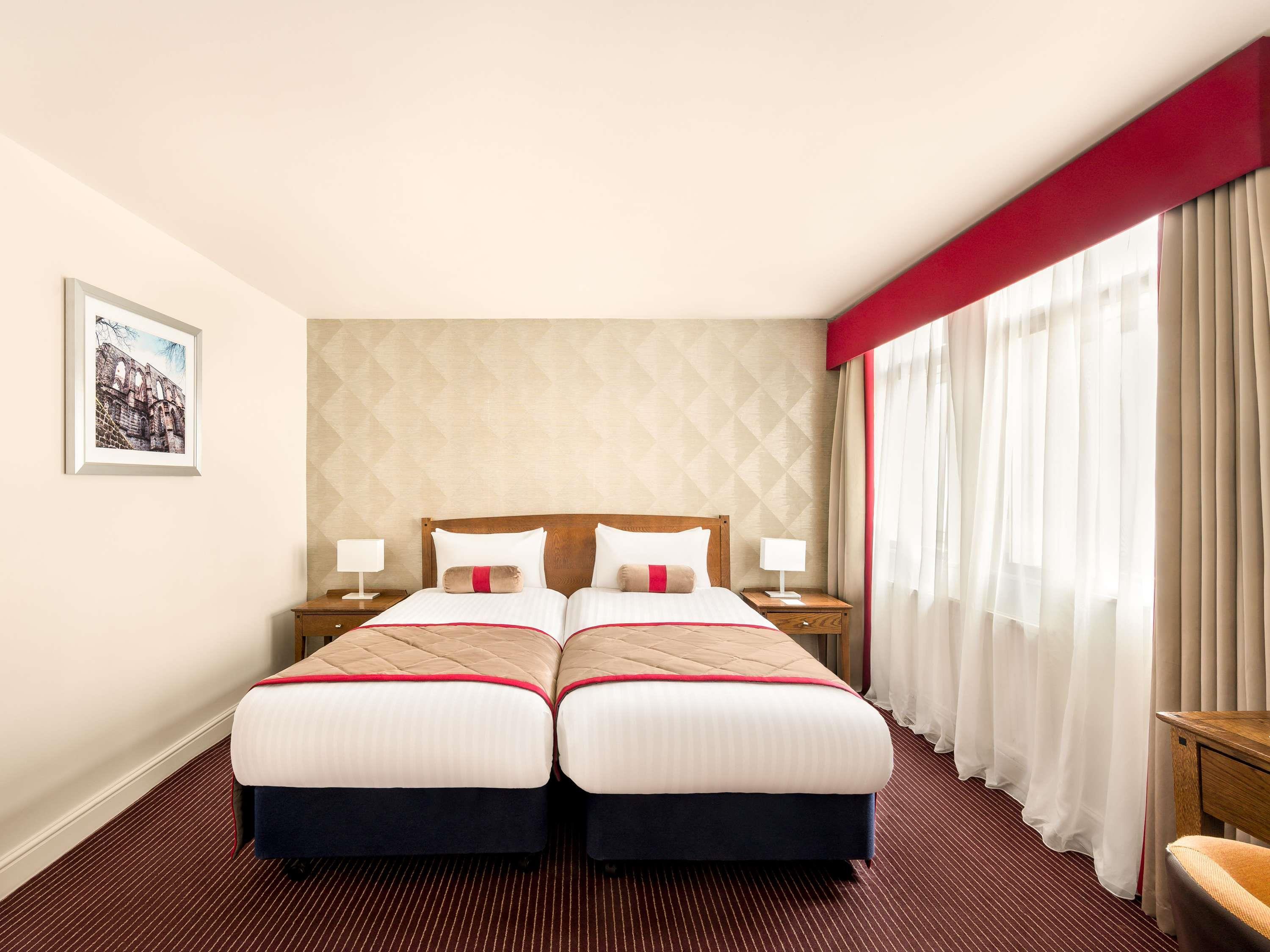 Mercure Doncaster Centre Danum Hotel Room Type - Standard Room with 2 Single Beds Mercure Doncaster Centre Danum Hotel Room Type - Standard Room with 2 Single Beds