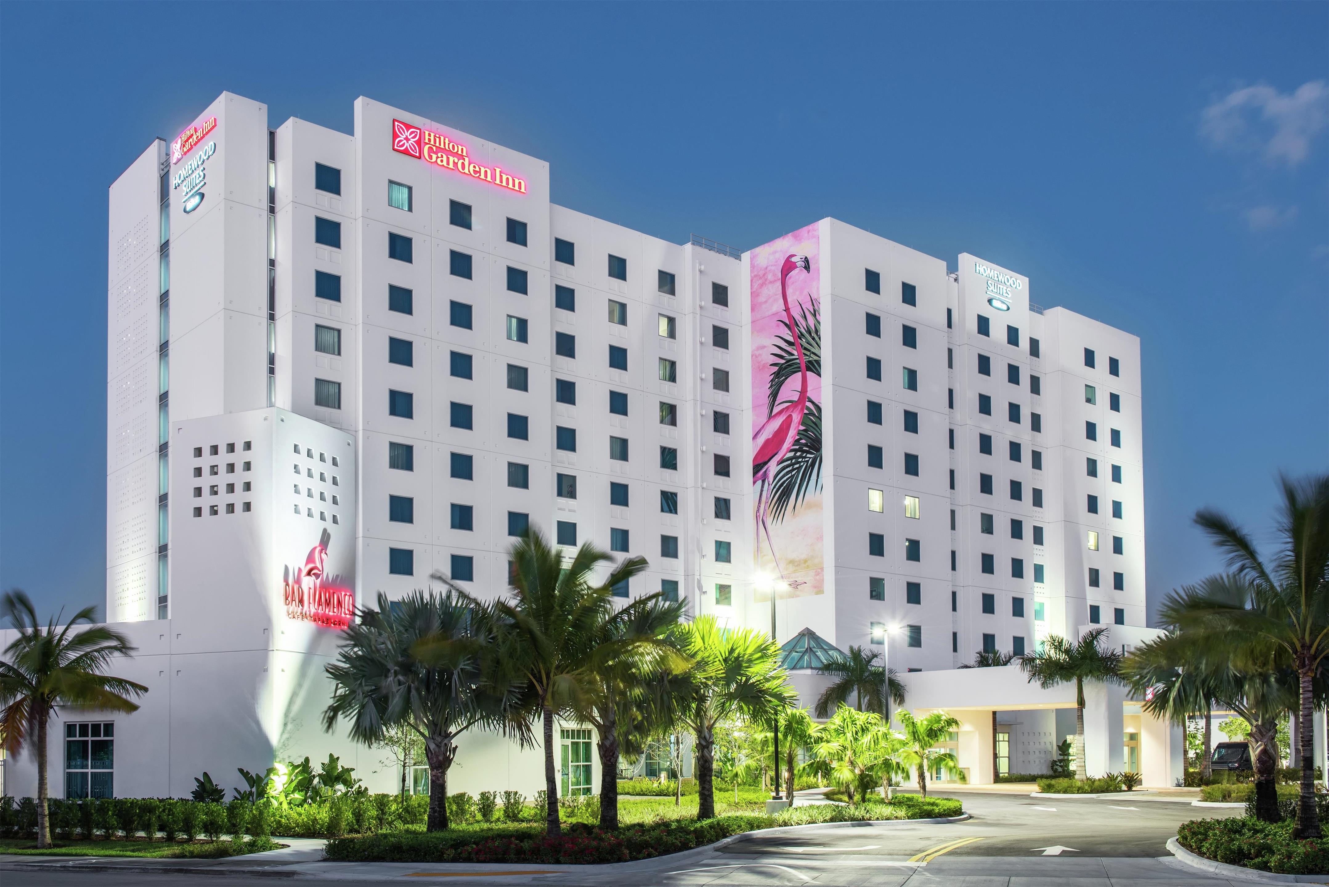 Exterior | Hilton Garden Inn Miami Dolphin Mall