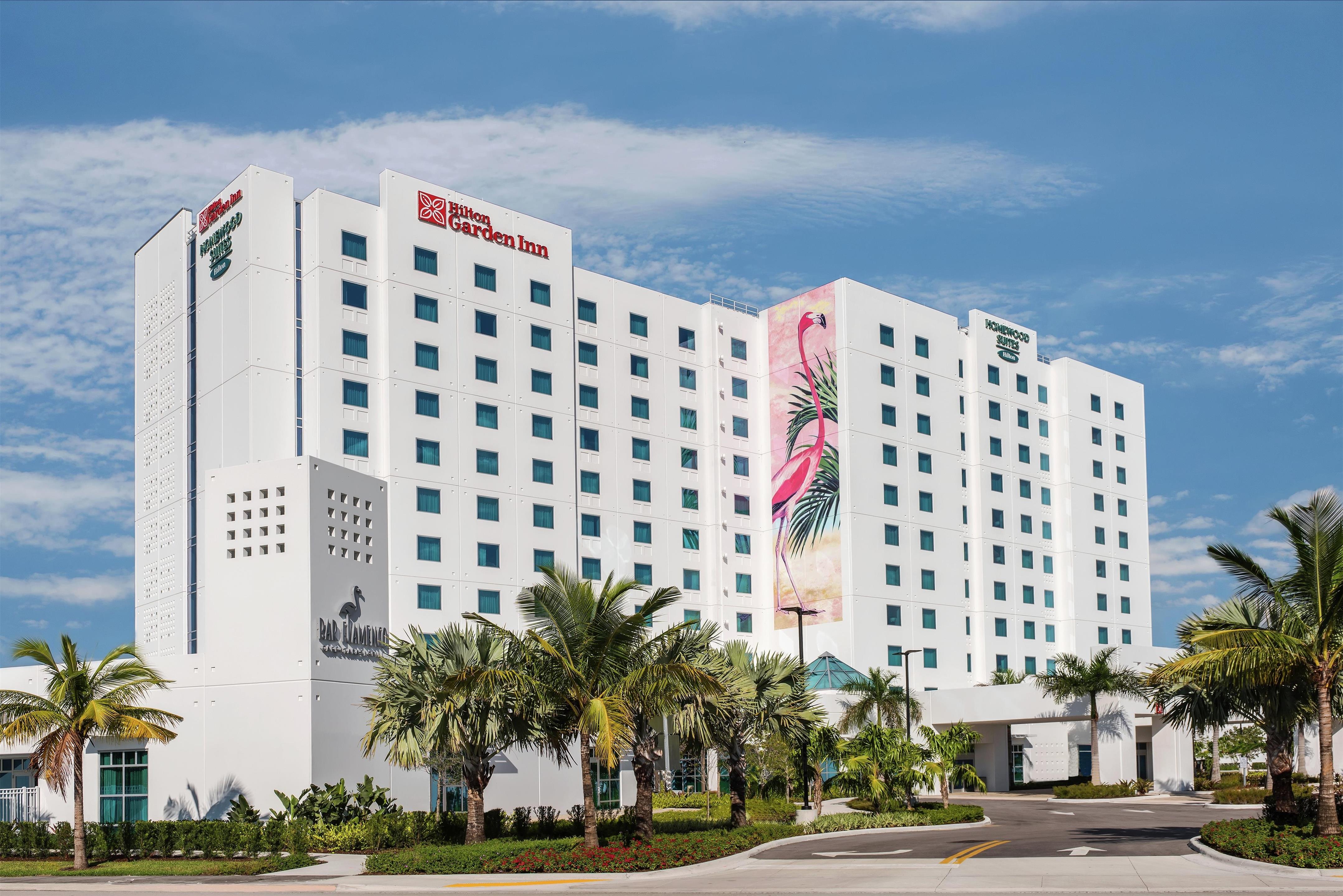 Exterior | Hilton Garden Inn Miami Dolphin Mall