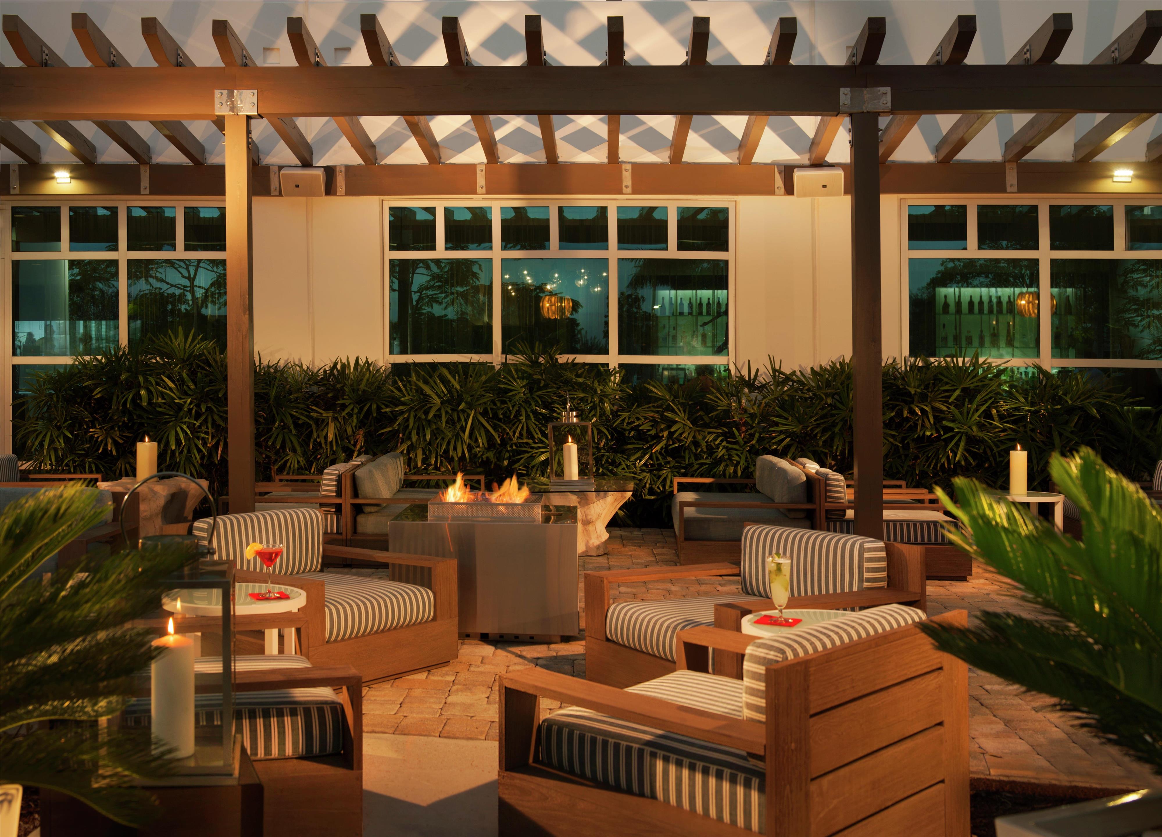 Exterior | Hilton Garden Inn Miami Dolphin Mall
