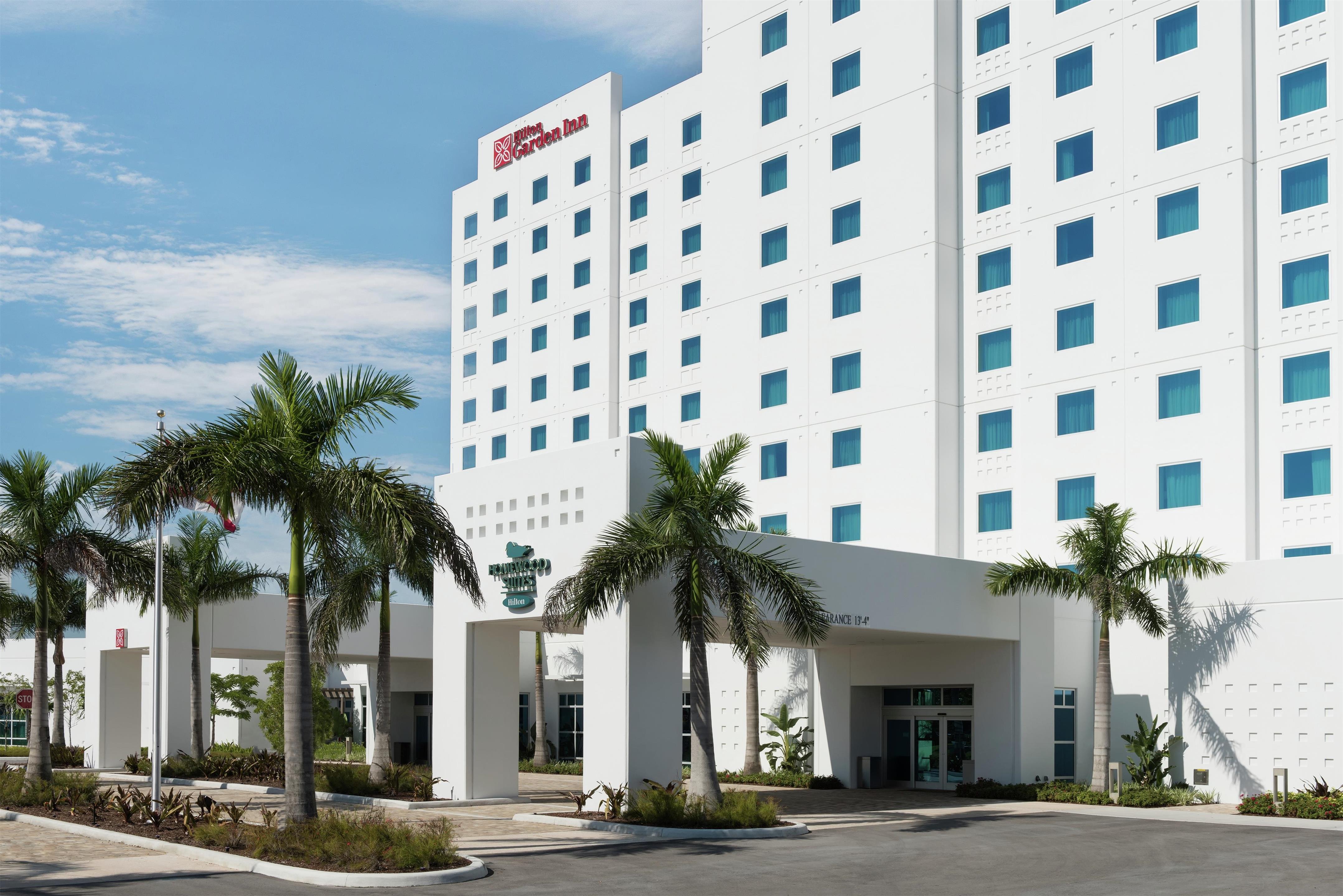 Exterior | Hilton Garden Inn Miami Dolphin Mall