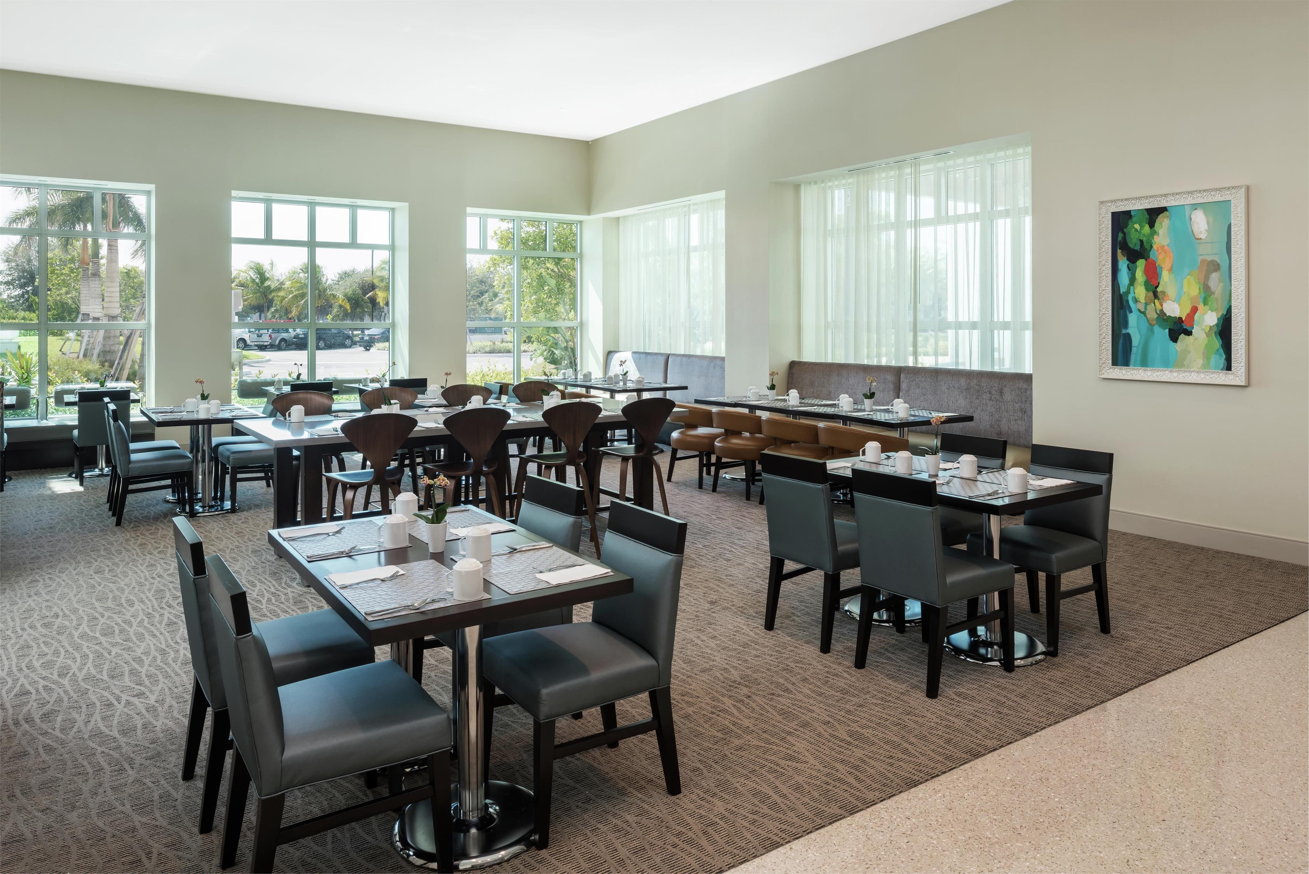 Restaurant | Hilton Garden Inn Miami Dolphin Mall