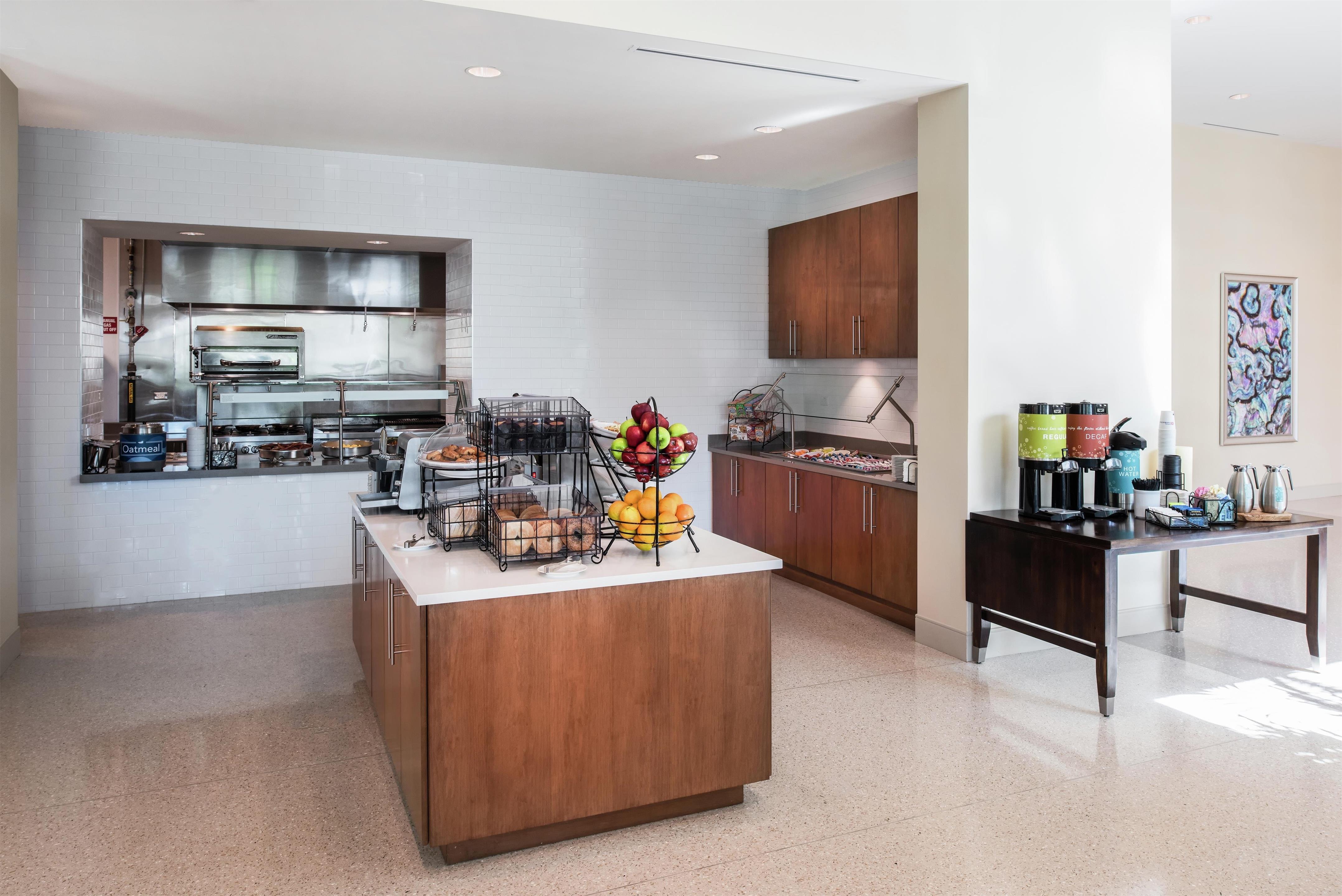 Restaurant | Hilton Garden Inn Miami Dolphin Mall