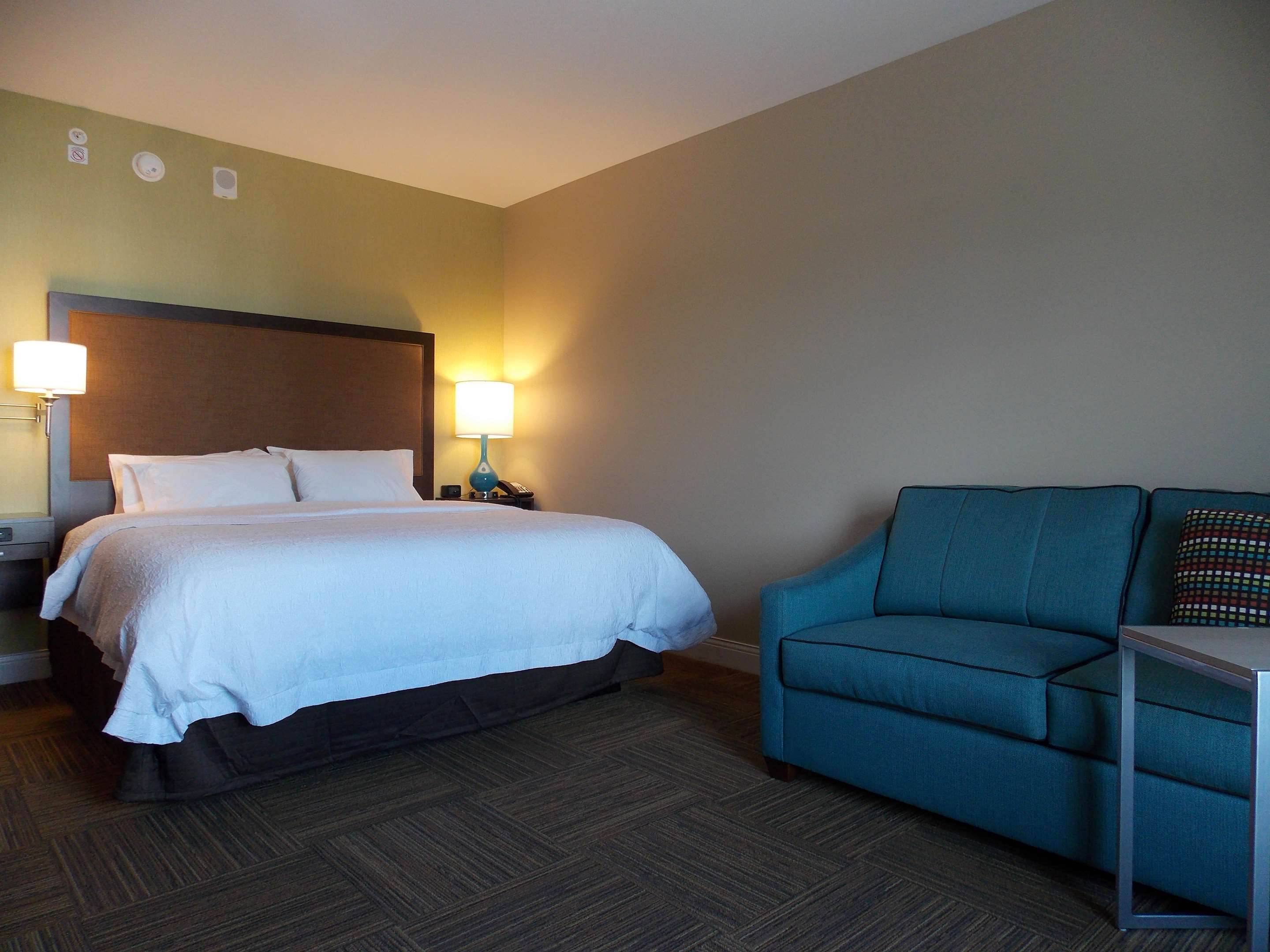 Guest room