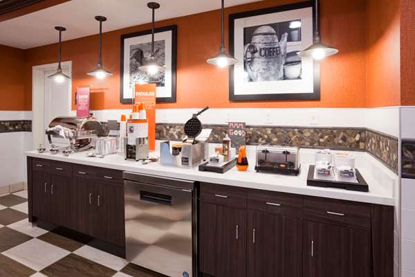 Restaurant - Hampton Inn West Bloomington