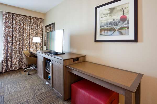  - Hampton Inn West Bloomington