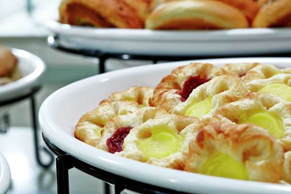 Amenities - Hilton Garden Inn Phoenix - I-10, Exit 144