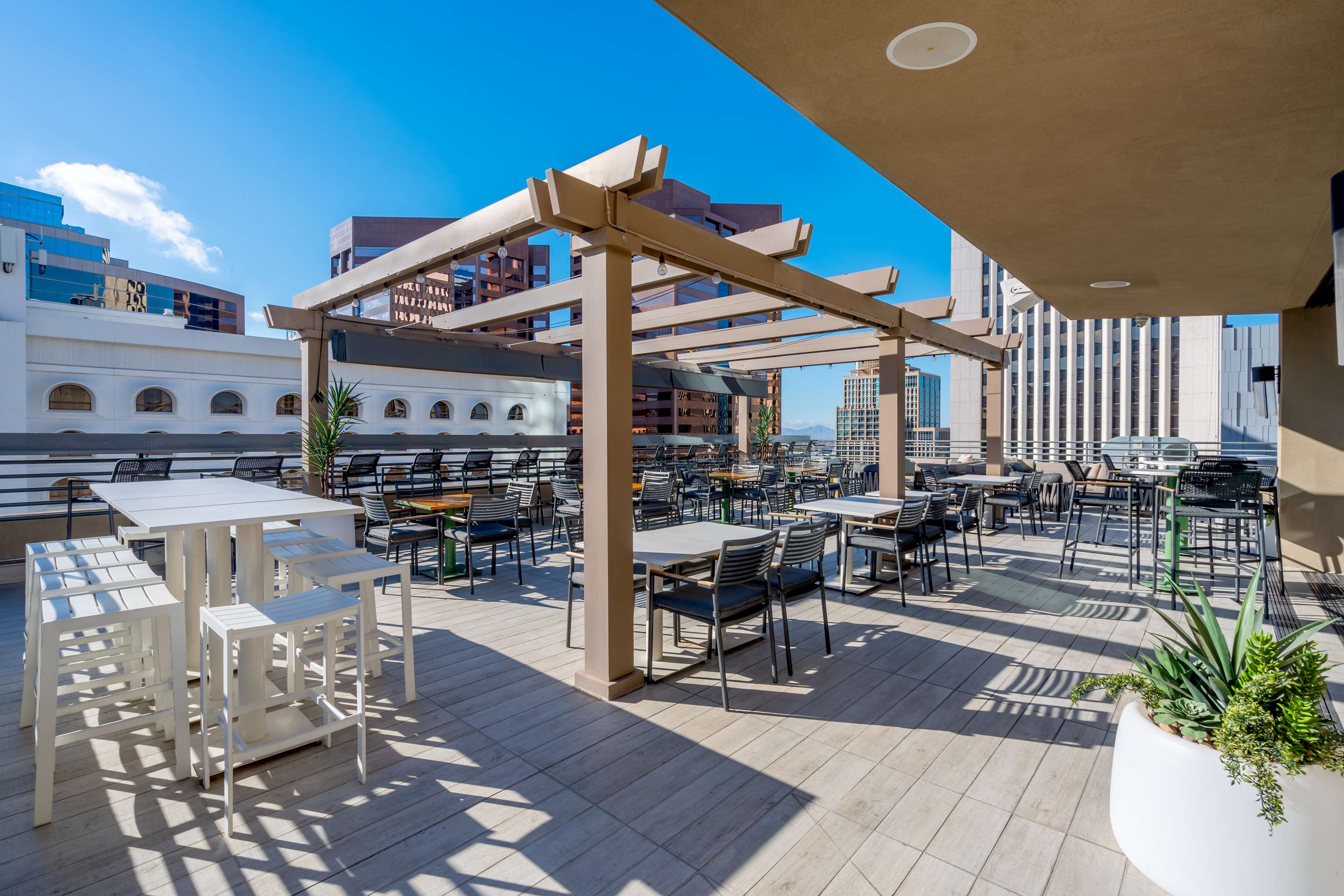 Restaurant | Hilton Garden Inn Phoenix Downtown