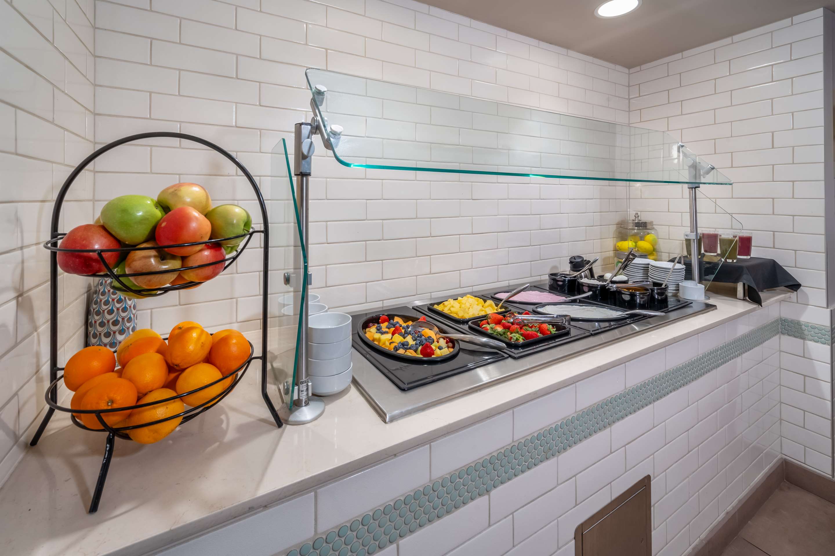 Restaurant | Hilton Garden Inn Phoenix Downtown