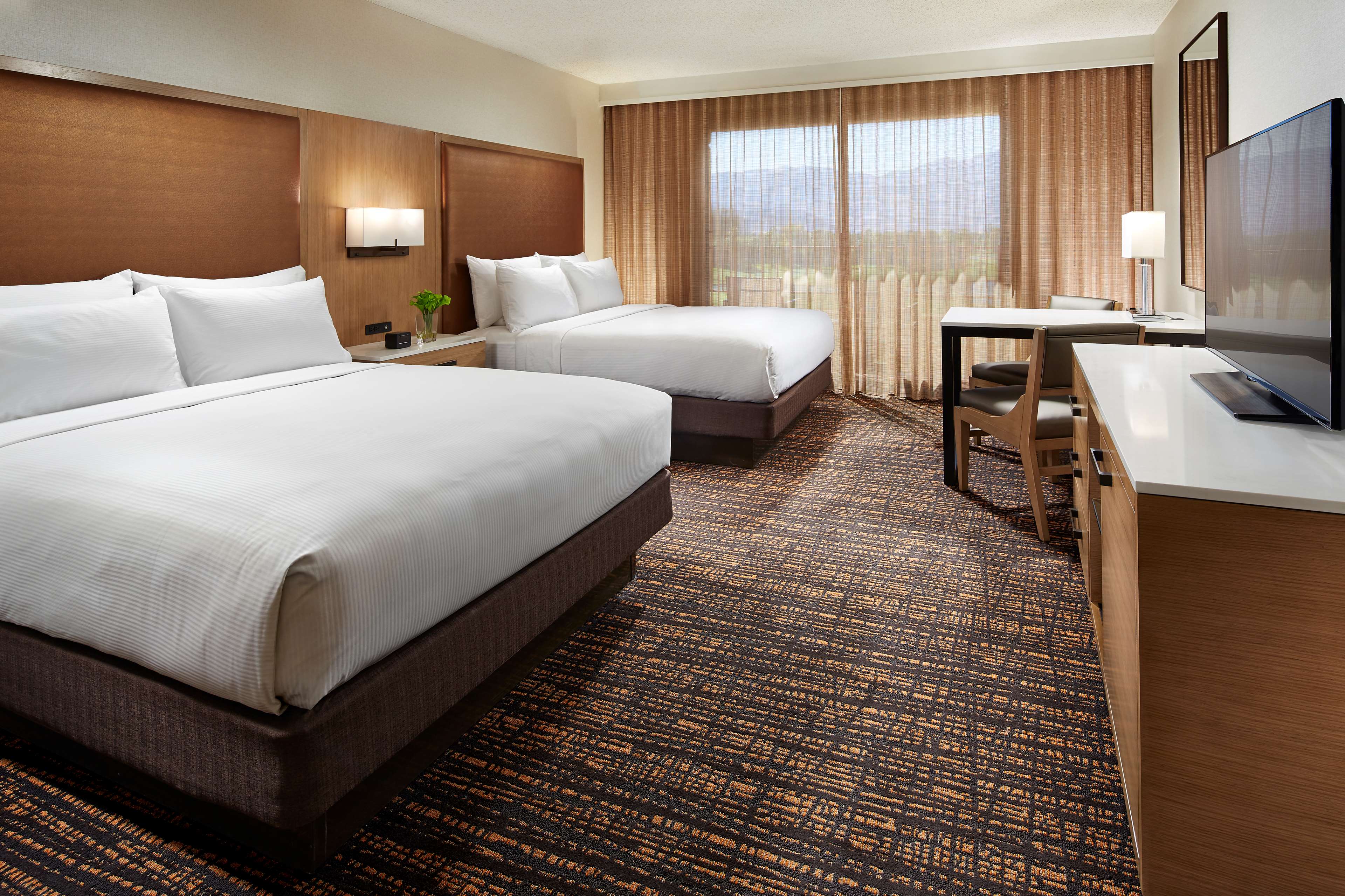 DoubleTree by Hilton Hotel Golf Resort Palm Springs Room Type - 2QN MOB HEARING ACC TUB