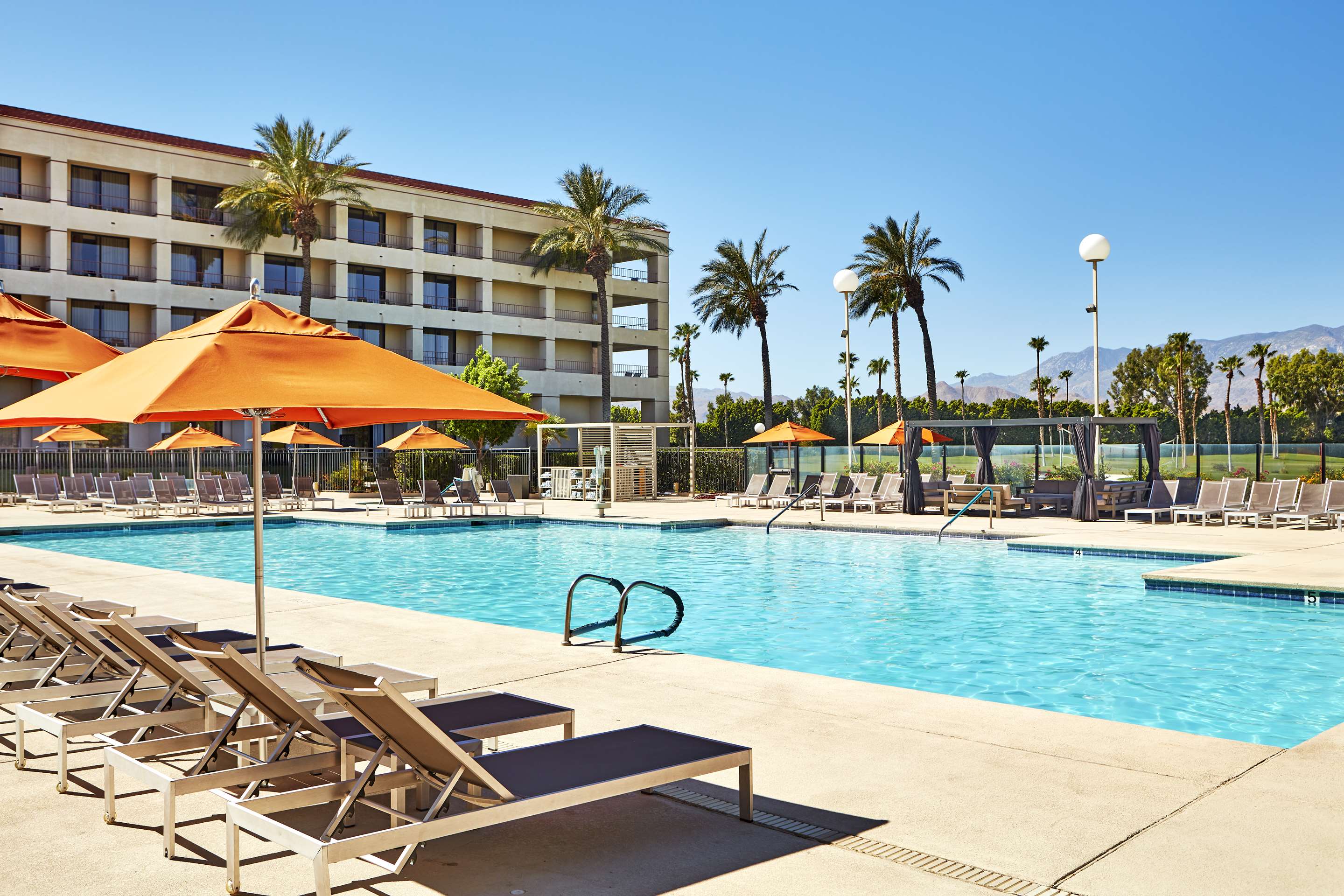 Pool | DoubleTree by Hilton Hotel Golf Resort Palm Springs