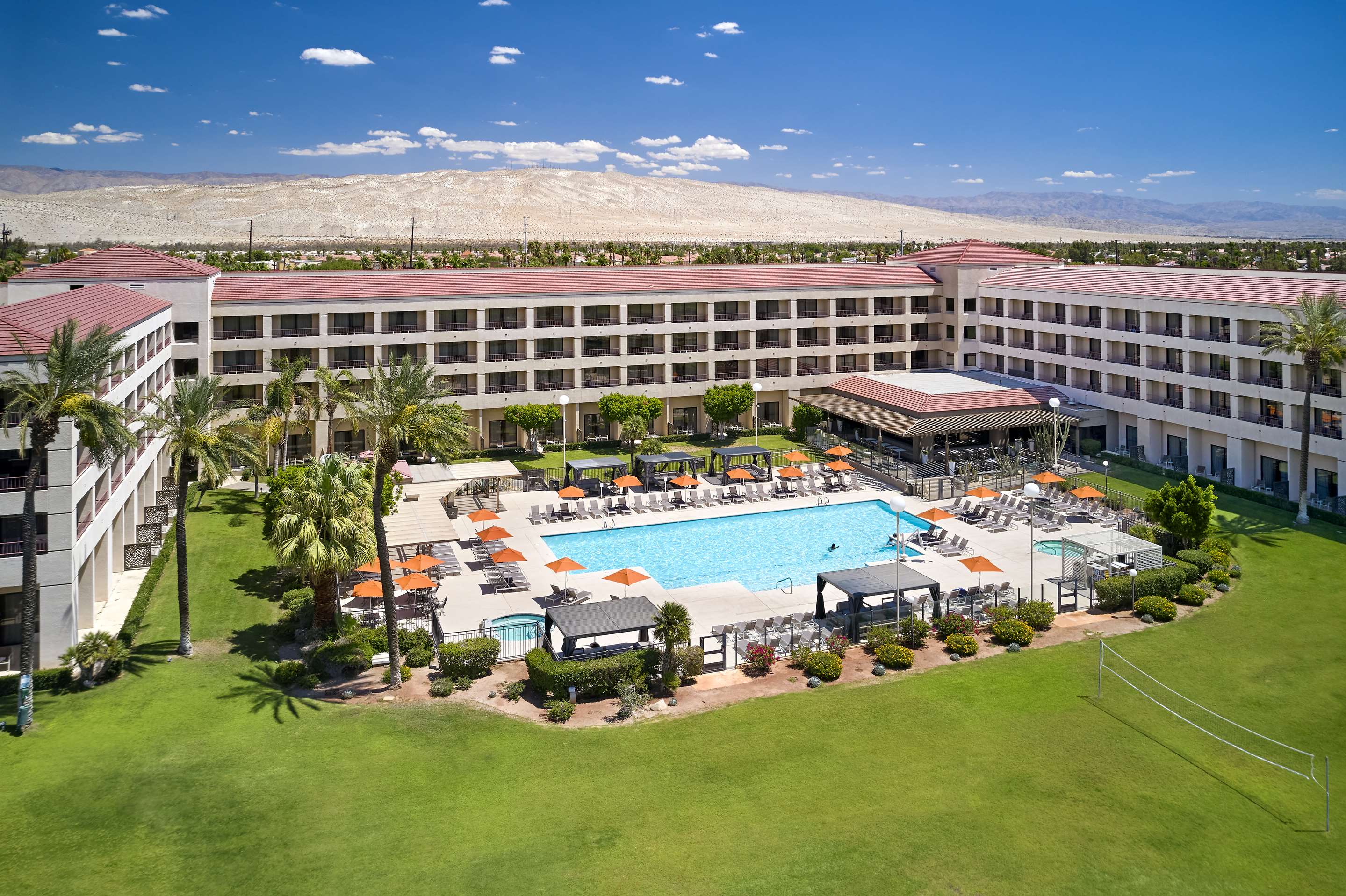 Pool | DoubleTree by Hilton Hotel Golf Resort Palm Springs