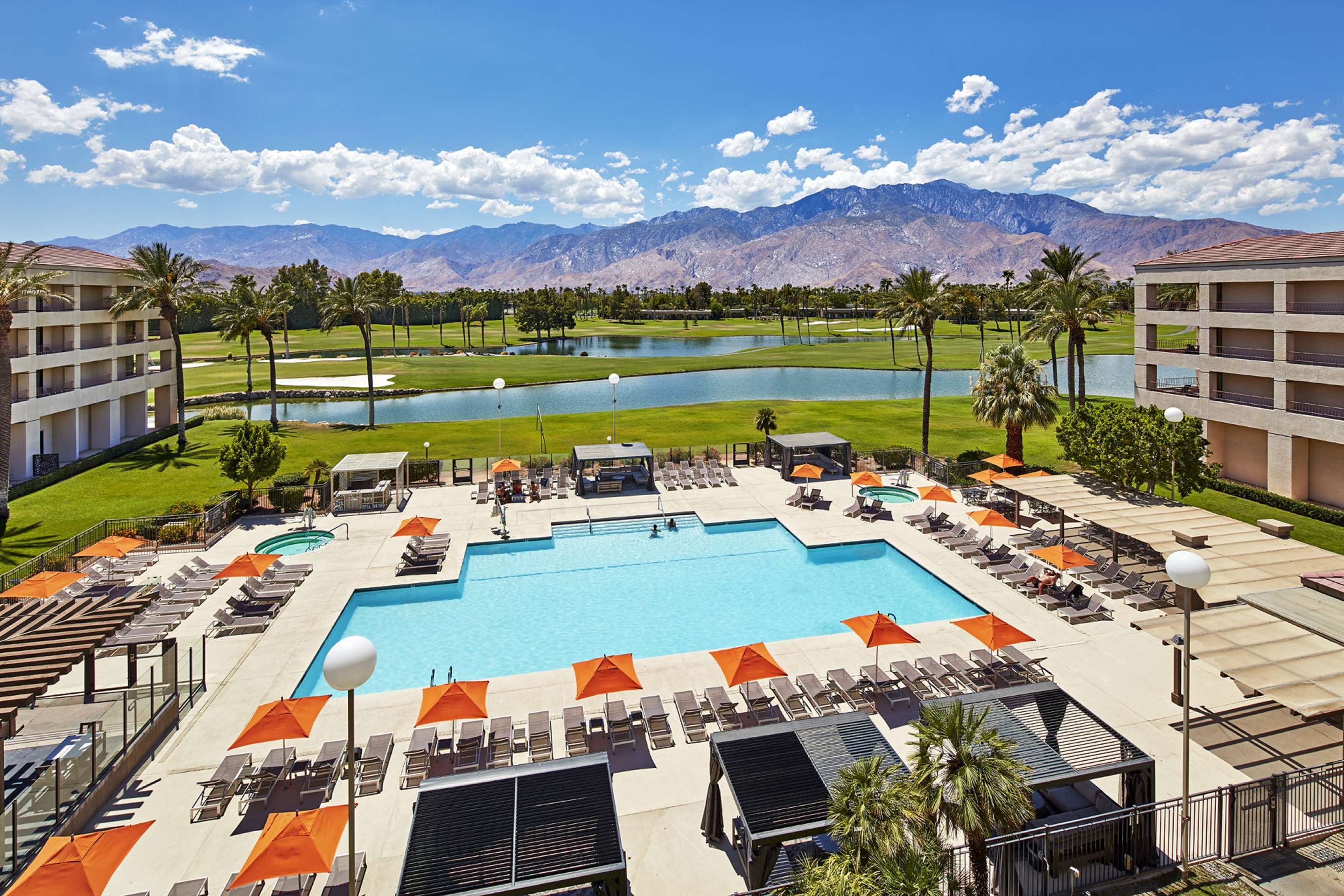 Pool | DoubleTree by Hilton Hotel Golf Resort Palm Springs