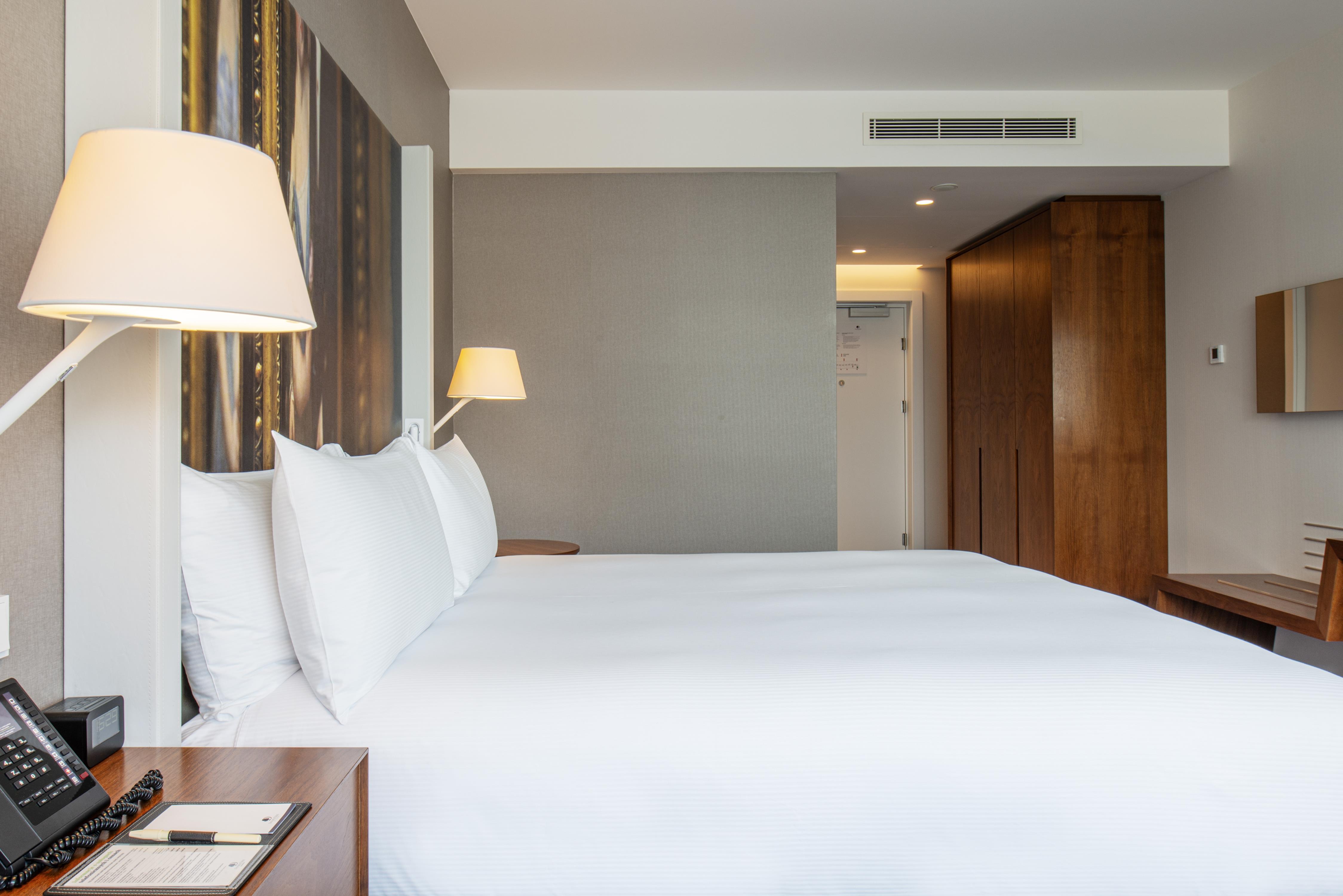 DoubleTree by Hilton Hotel Wroclaw Room Type - KING GUEST ROOM