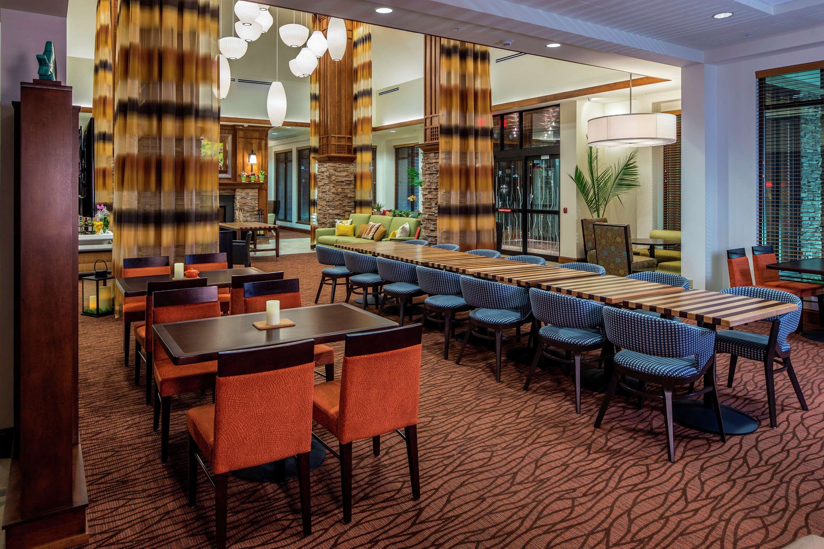 Lobby | Hilton Garden Inn Uniontown