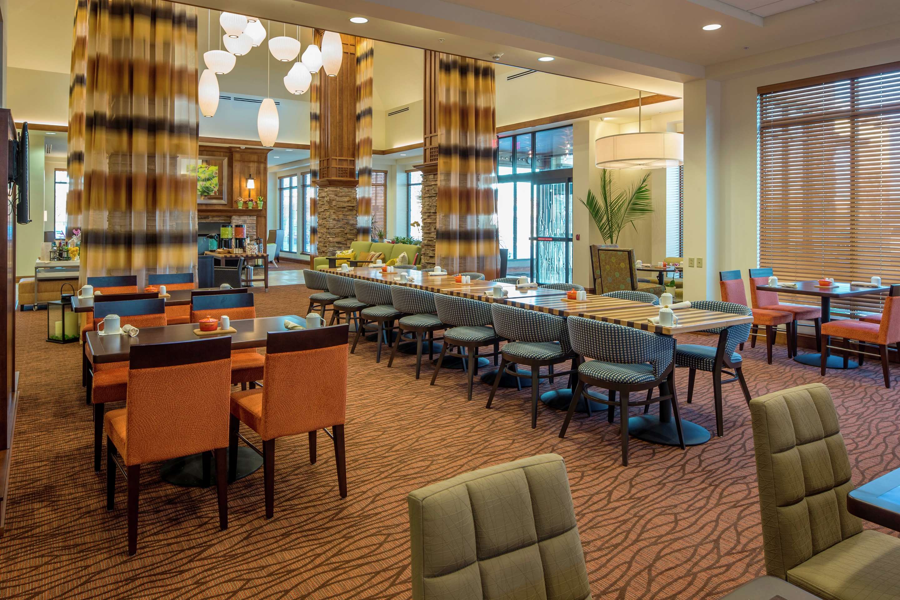 Restaurant | Hilton Garden Inn Uniontown