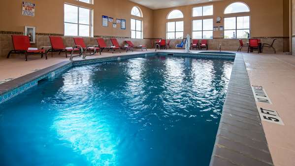 Pool - Best Western Plus Windsor Inn Lubbock - I-27, Exit 1