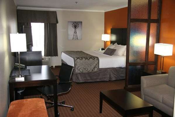 Suite - Best Western Plus Windsor Inn Lubbock - I-27, Exit 1