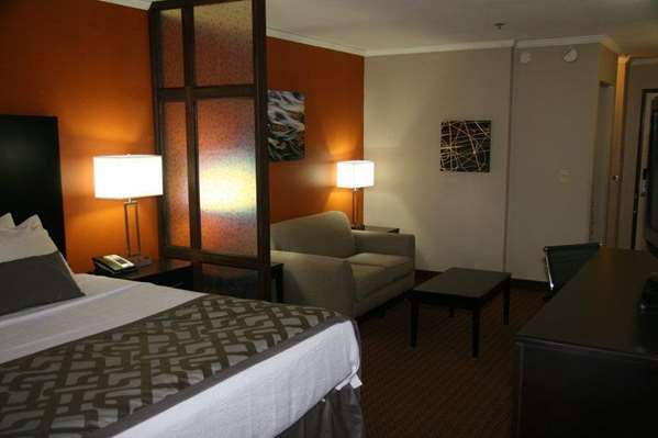 Suite - Best Western Plus Windsor Inn Lubbock - I-27, Exit 1