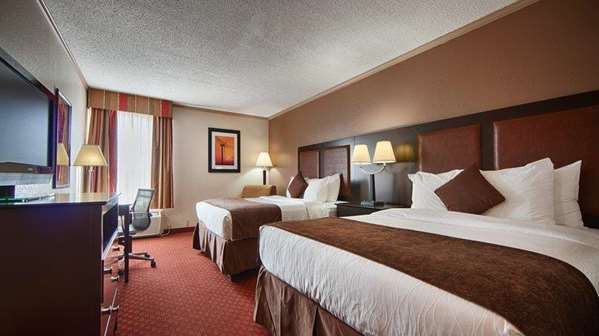  - Best Western Plus Windsor Inn Lubbock - I-27, Exit 1