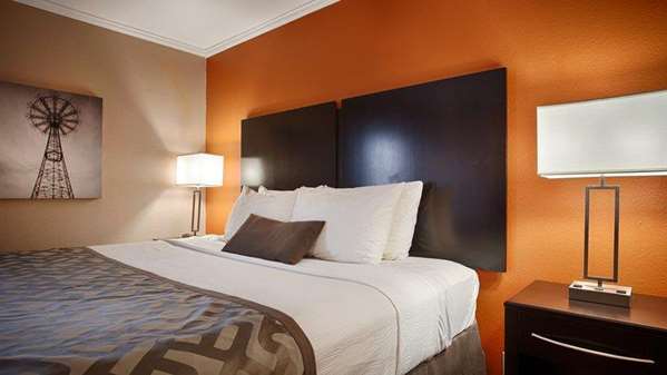 Suite - Best Western Plus Windsor Inn Lubbock - I-27, Exit 1