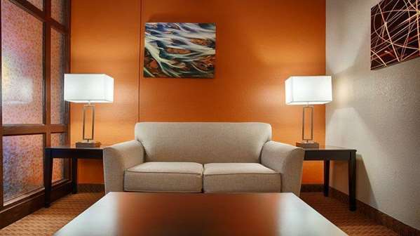 Suite - Best Western Plus Windsor Inn Lubbock - I-27, Exit 1
