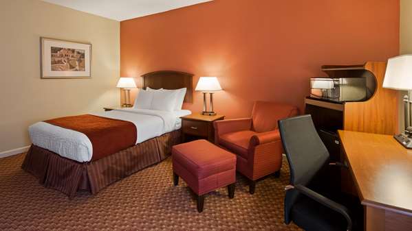  - Best Western Hickory Inn - I-40, Exit 125