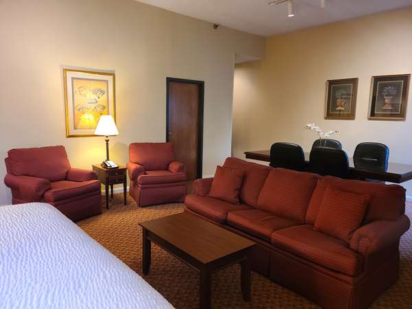  - Best Western Hickory Inn - I-40, Exit 125