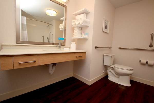  - Hampton Inn & Suites Suffolk