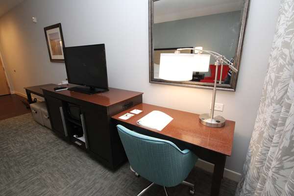  - Hampton Inn & Suites Suffolk