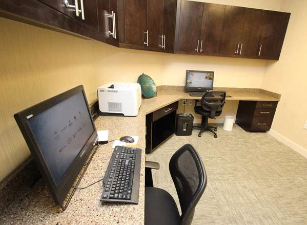 Conference Area - Hampton Inn & Suites Suffolk