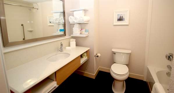  - Hampton Inn & Suites Suffolk