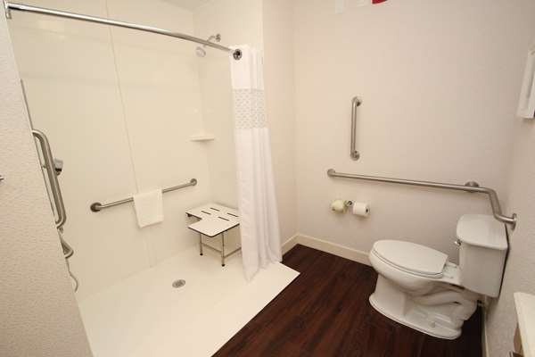  - Hampton Inn & Suites Suffolk