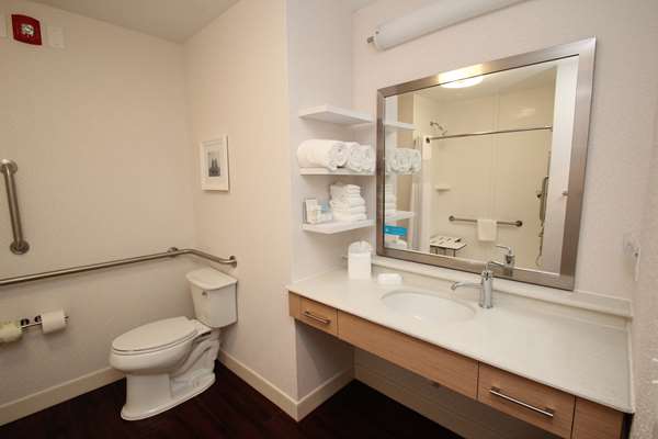 - Hampton Inn & Suites Suffolk